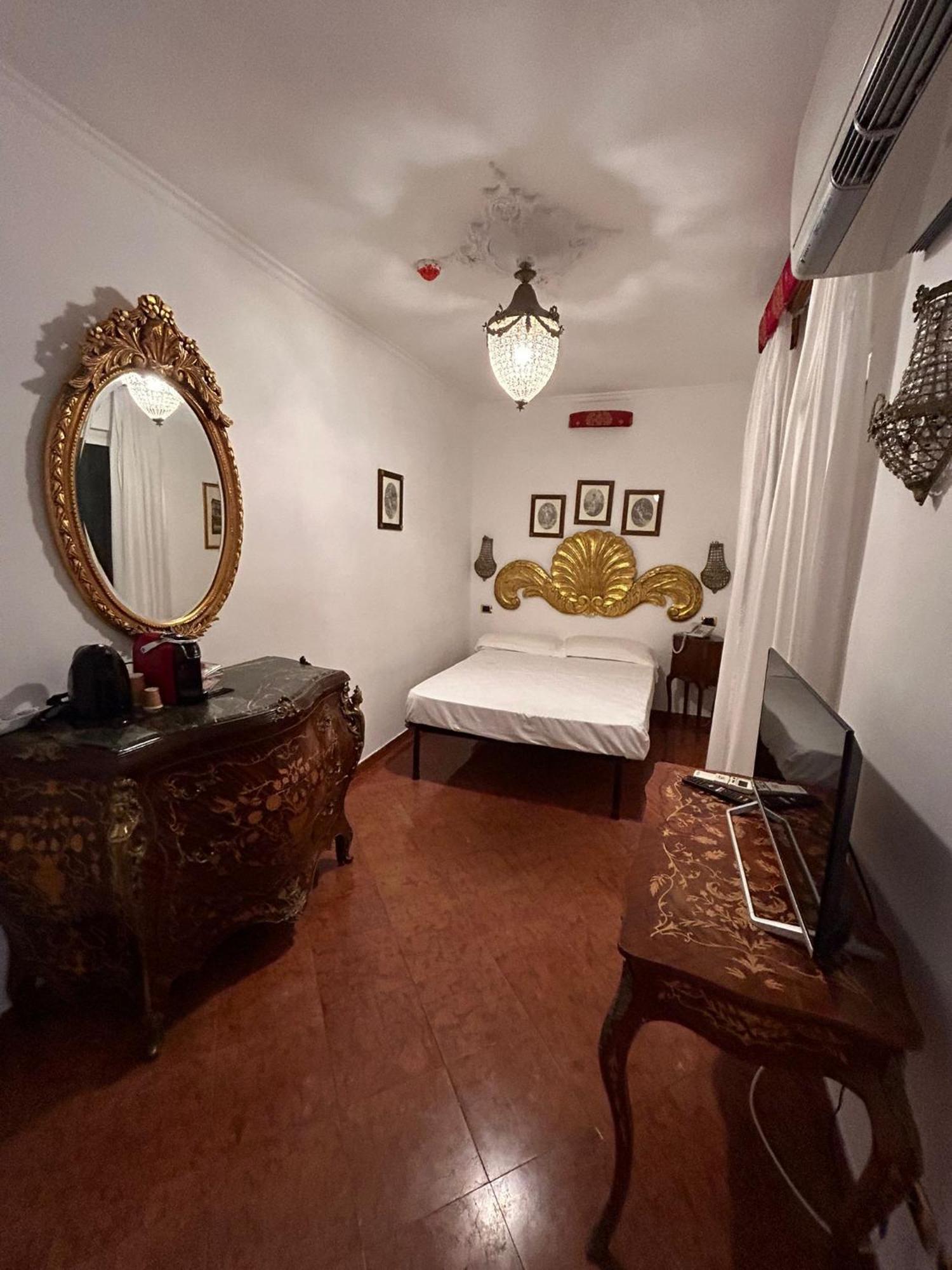 Luisa Hotel