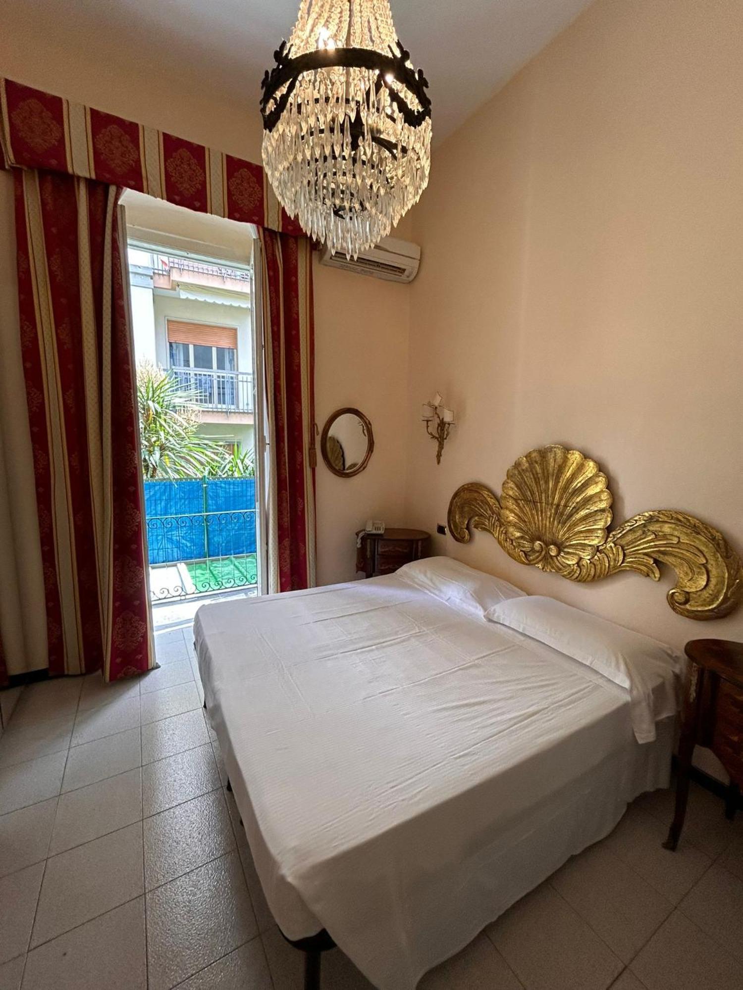 Luisa Hotel